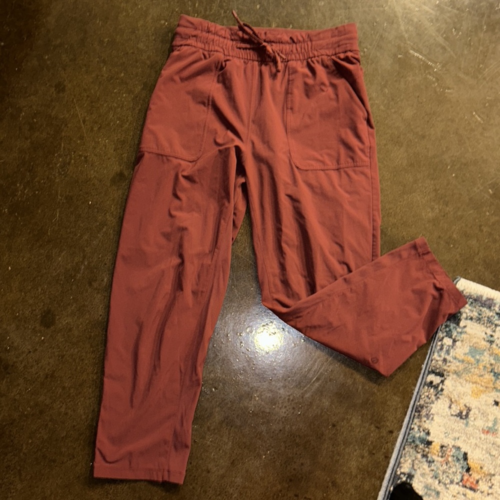 Size 8 Lulu pants